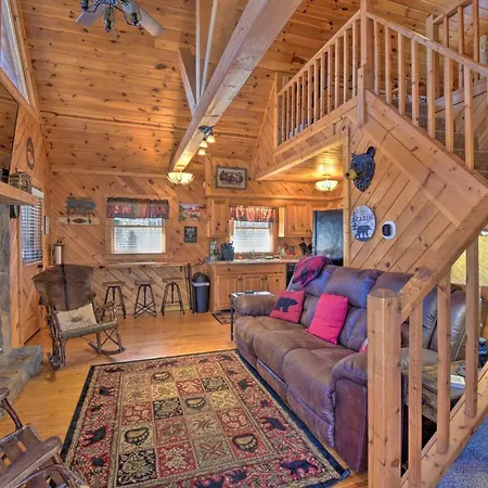 Helen Cabin With Deck And Hot Tub Less Than Half Mi To Main St Exterior photo