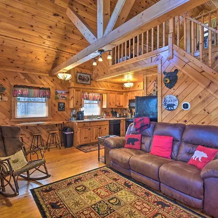 Helen Cabin With Deck And Hot Tub Less Than Half Mi To Main St Exterior photo