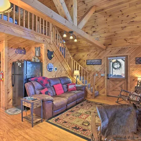 Helen Cabin With Deck And Hot Tub Less Than Half Mi To Main St Exterior photo