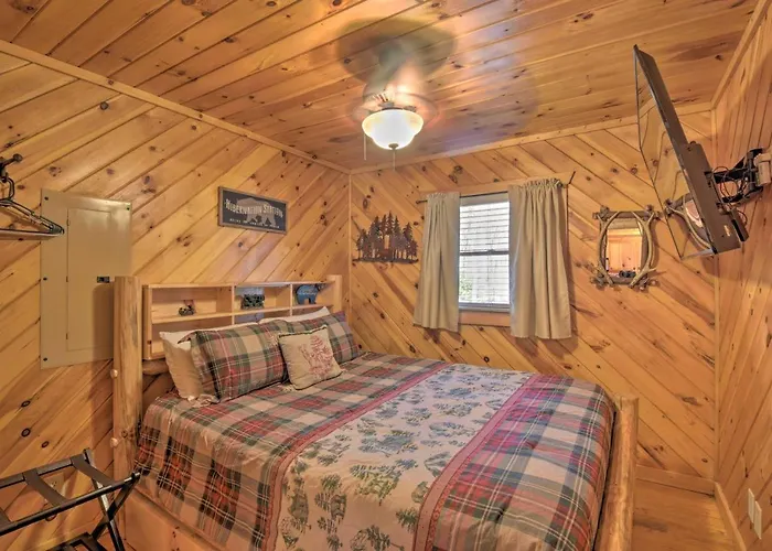 Helen Cabin With Deck And Hot Tub Less Than Half Mi To Main St